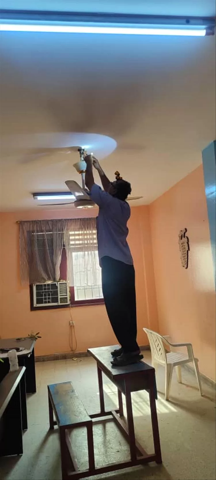 استمرار أعمال النظافة وصيانة شبكات المياه والكهرباء في مدارس المعلا استعدادًا للعام الدراسي الجديد