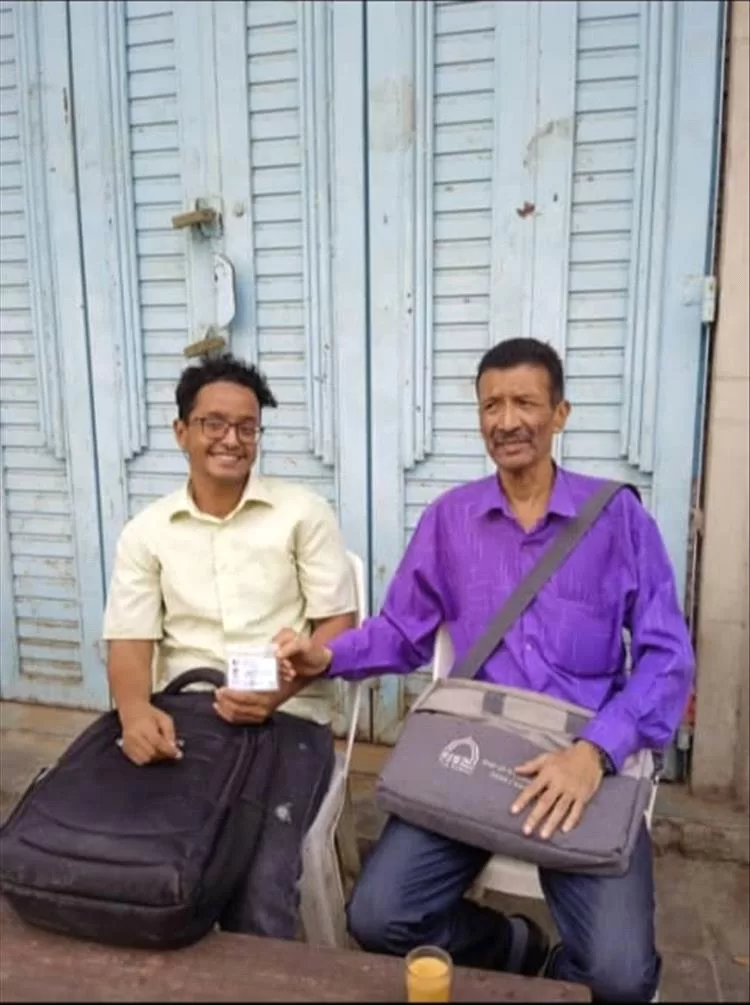 اتحاد الإعلام الرياضي بعدن يواصل توزيع بطاقات العضوية