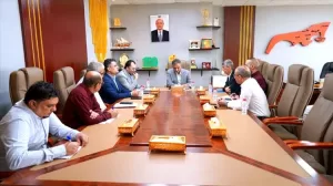 اخبار عدن – وزير الدولة ومحافظ عدن يبحث الترتيبات لعقد المؤتمر الماليةي