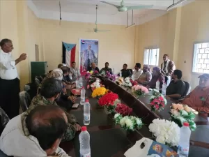 اخبار وردت الآن – اجتماع شامل في يافع يهر برئاسة نائب وزير الصناعة والتجارة لبحث الوضع الراهن