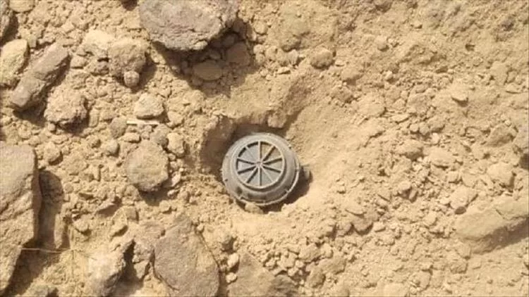 انفجار لغم حوثي يودي بإصابة شاب ووالده في الحديدة