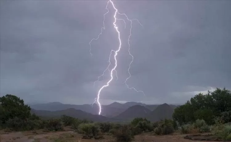 صاعقة قاتلة تخطف 3 نساء من عائلة واحدة وتُصيب أطفالًا في الضالع