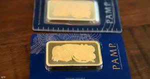 ارتفاع الذهب مع انخفاض الدولار قبل تصريحات رئيس الاحتياطي الفيدرالي