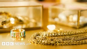الذهب: ما هي قيمته الاقتصادية وما العوامل المؤثرة في أسعارها؟ – BBC News عربي