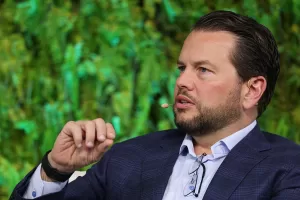 الرئيس التنفيذي لموقع بينتيريست يقول إن التسوق الفعّال لا يزال بعيدًا جدا