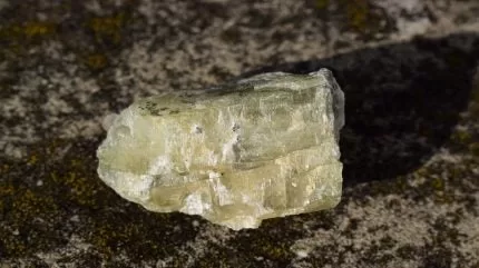 الليثيوم العالمي يوقع عقد إيجار التعدين لمشروع ليثيوم منا