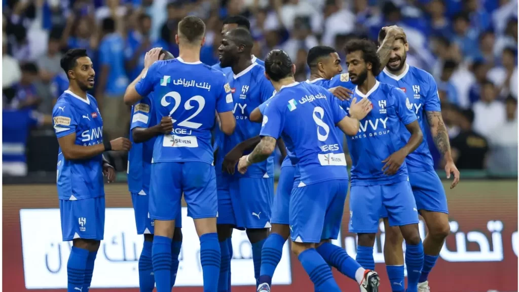 الهلال يزلزل الشارع الرياضي بصفقة نارية في حراسة المرمى .. "لاعب دولي"