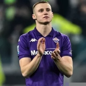 الهلال يقدم 35 مليون يورو لفيورنيوزينا من أجل التعاقد مع مدافعه بيترو كوموزو – الوطن