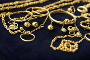 انخفاض عالمي جديد: أسعار الذهب اليوم الاثنين 11 أغسطس 2025 (الجرام يبدأ من 3067) | المصري اليوم