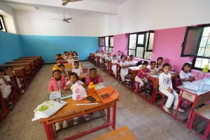 بعد تراجع سعر الصرف… رسوم المدارس الخاصة تثير أزمة في عدن – شاشوف