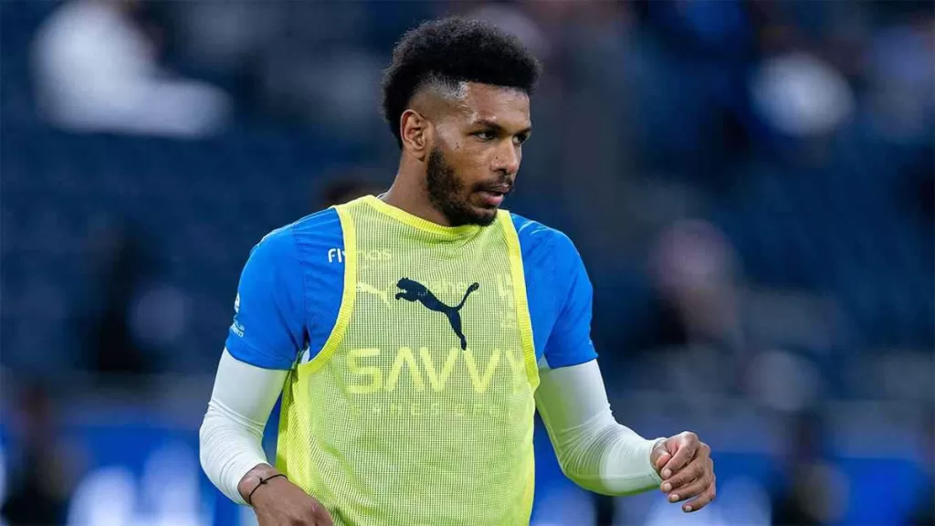 رد حاسم من رياض محرز على رسمه وشما على جسده (فيديو)