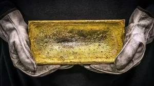 تراجع توقعات الفائدة وتلاشي التوترات.. ما هو رهان الذهب؟ | إرم بزنس