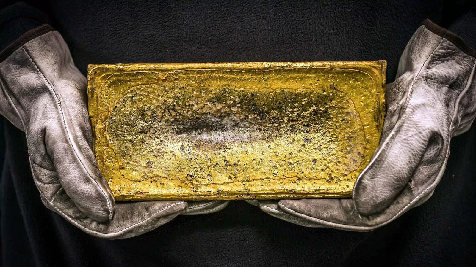 توقعات الفائدة تتآكل والتوترات تتبدد.. على ماذا يراهن الذهب؟ | إرم بزنس