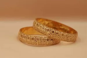 تراجع عالمي جديد في أسعار الذهب… سعر الأونصة اليوم الخميس 21-8-2025 وعيار 21 متاح للبيع صباحًا | المصري اليوم