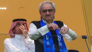 رد فعل لافت من الوليد بن طلال حول عرضه لشراء نادي الهلال السعودي | إرم نيوز