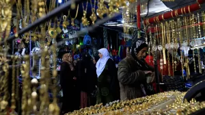 رغم تراجع الليرة.. أسعار الذهب في سوريا تنخفض 1% تحت ضغط السوق العالمية | إرم بزنس