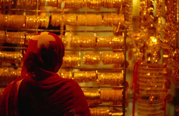 ارتفع و مش هينزل .. صدمة في سوق الذهب بعد قفزة سعر عيار 21 في مصر الاثنين 18 أغسطس 2025 - المطور