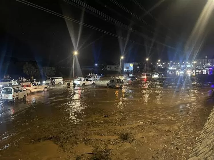 عاجل.. فتح طريق (إنماء - الشعب) بعد توقفه نتيجة السيول الجارفة