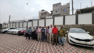 عناوين عدن – بدء توزيع سيارات لمكاتب الصناعة والتجارة في مديريات العاصمة عدن