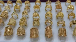 عيار 21 ينخفض بمقدار 400 جنيه من قمته.. تطورات مفاجئة في أسعار الذهب اليوم