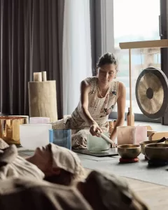 غوص في عالم الصحة المثير للقلق خلال مهرجان في جبال الألب السويسرية