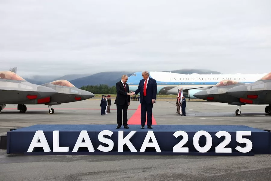 قمة ألاسكا بين ترامب وبوتين رسائل سياسية تحمل طابعًا اقتصاديًا