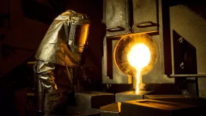 نيومونت تحقق 100 مليون دولار من بيع منجم أكيم