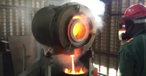 يقول مينر إن مختبرات زيمبابوي غارقة في استكشاف جولد رالي سبيرز.