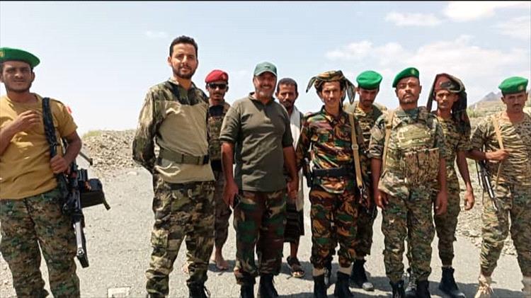 قائد الكتيبة الثانية طوارئ حزام أمني أبين يزور جبهة ثرة ويشيد بصمود أبطال المقاومة الجنوبية