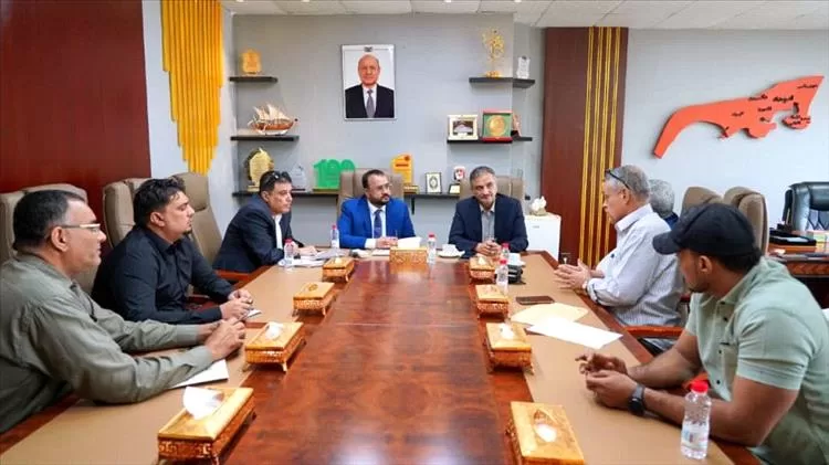 اجتماع مشترك بعدن يناقش معالجة مشكلة الوادي الكبير ومخاطر الصخور