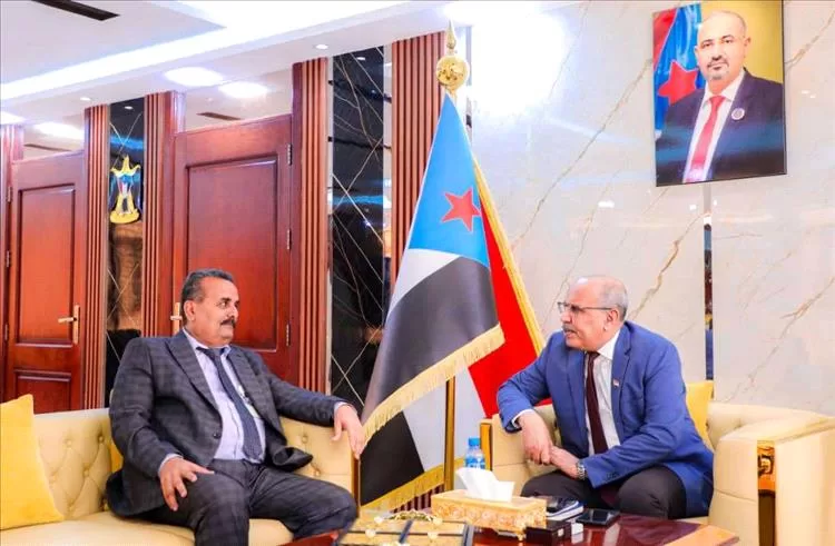 الكثيري يطّلع على أوضاع مطار عدن الدولي ومشاريعه التطويرية