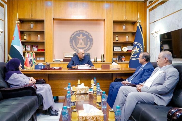 في اجتماع مجلسه.. وزير الشؤون الاجتماعية يعلق على قرارات (الزبيدي) الأخيرة