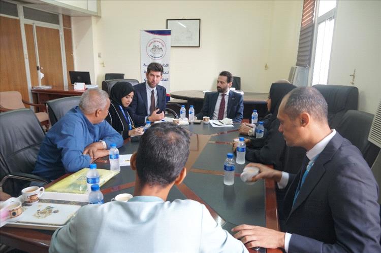 بعثة الاتحاد الأوروبي تزور غرفة عمليات اللجان المجتمعية بعدن لتعزيز السلام.