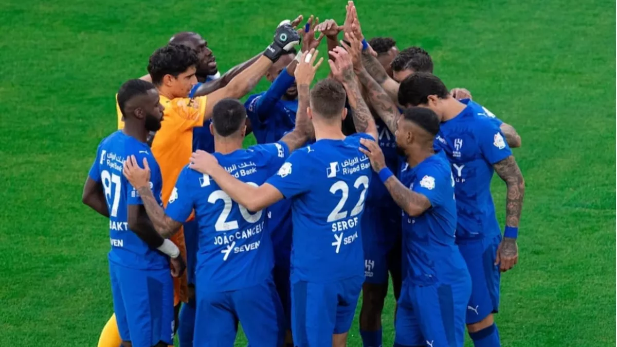 توتنهام الإنجليزي يستهدف ضم نجم الهلال في الشتوية.. "لاعب إنزاجي المفضل"