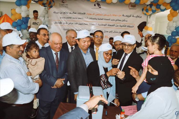 وزير الصحة يدشن الجولة الثانية من الحملة الوطنية للتحصين ضد مرض شلل الاطفال بالعاصمة عدن