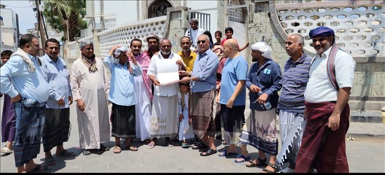 أهالي حي اللواء السادس يكرمون رئيس اللجان المجتمعية بالحي