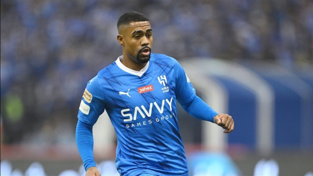 إصابة مالكوم تثير قلق جماهير الهلال رغم تألقه أمام الأهلي