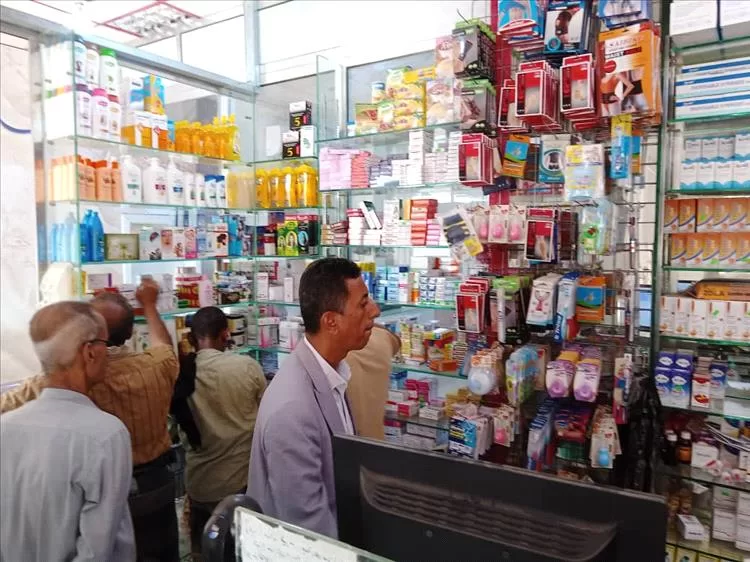 السلطة المحلية بخنفر ومكتب الصحة بالمديرية ينفذان حملة رقابية وتفتيش لأسعار الأدوية