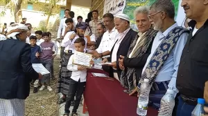 اخبار المناطق – تكريم الطلاب المتفوقين والمعلمين المبرزين وأبطال الحساب الذهني في مدرسة ي