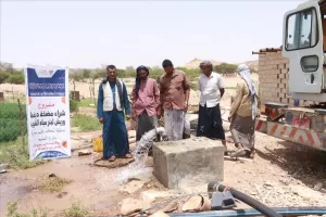 اخبار المناطق – مؤسسة وادي دوعن للتنمية تقوم بتثبيت نظام مضخة شامل لبئر مياه منطقة لنجاف في الضليعة