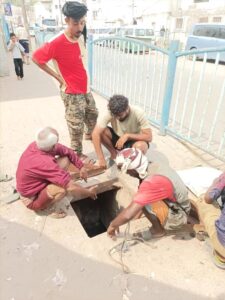 اخبار عدن – التواهي: جهود مستمرة لفرق الصرف الصحي تحت إشراف المدير السنة المباشر.