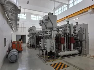 اخبار عدن: بدء تشغيل محول جديد بقدرة 100MVA في محطة بترومسيلة – خورمكسر لتعزيز إمدادات الكهرباء.