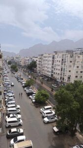 اخبار عدن: تساقط أمطار خفيفة في المعلا وتوقعات بأمطار غزيرة بعد ظهر الجمعة في المدينة