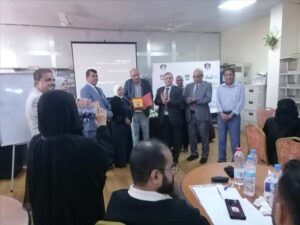 اخبار عدن – رئيس جامعة عدن يدشن دورة تدريبية و يكرم أساتذة متميزين في مجال التطوير الأكاديمي