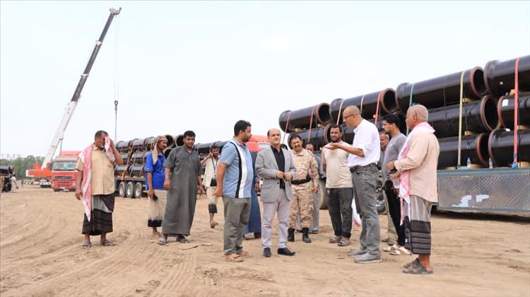 زيارة ميدانية لمعاينة وصول شحنة من مواسير مشروع الخط الاستراتيجي للصرف الصحي بعدن