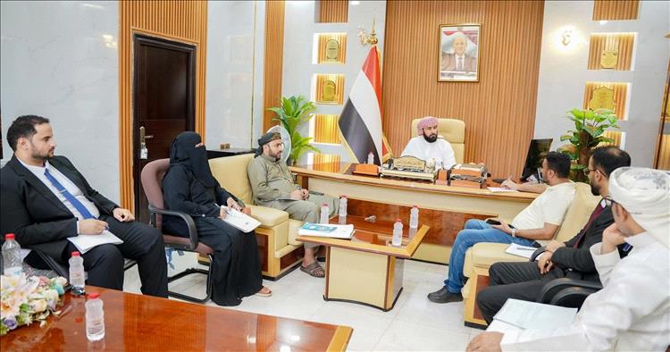 اجتماع في عدن يناقش مسودة دليل حوكمة اعمال الحج والعمرة