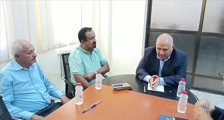 مدير عام الصحة بعدن يناقش مع وكيل المحافظة لشؤون الشهداء والجرحى سبل تعزيز التعاون المشترك