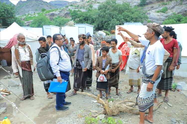 هيئة الشؤون الاجتماعية تطلع على أوضاع النازحين في مخيمات قرية قرين بمحافظة لحج