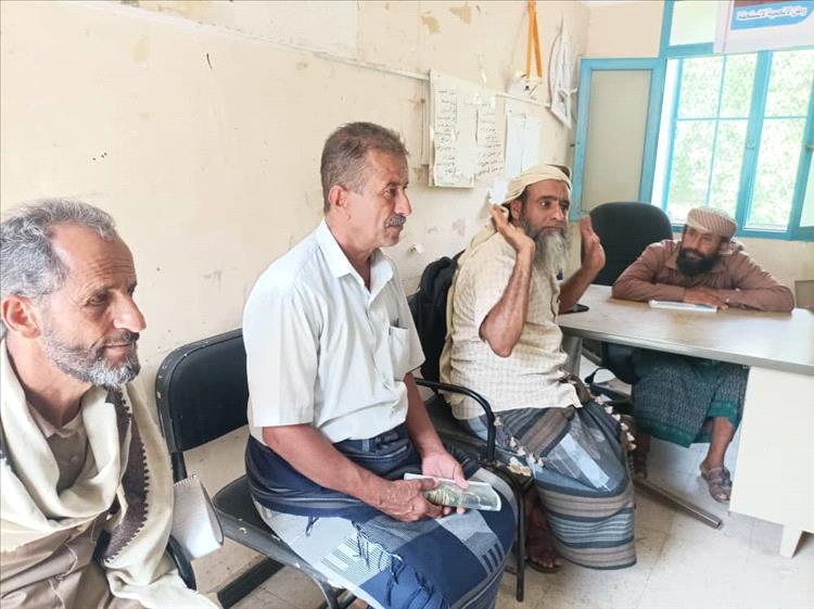 مدير التربية بيافع سرار يزور مدارس حطاط وحبر