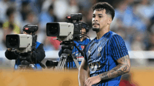 الأخدود يقدم شكاوى رسمية ضد الهلال مطالبًا بنيل نقاط المباراة بالكامل بسبب ليوناردو! | العربية Goal.com